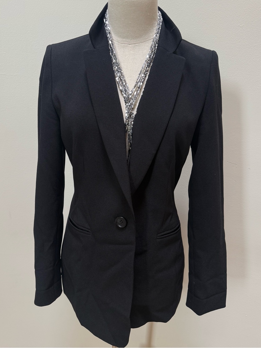 Black Blazer best piece to build a wardrobe